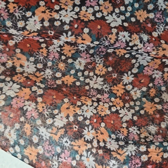 Daytrip Black And Floral Top Size Medium - Picture 4 of 7